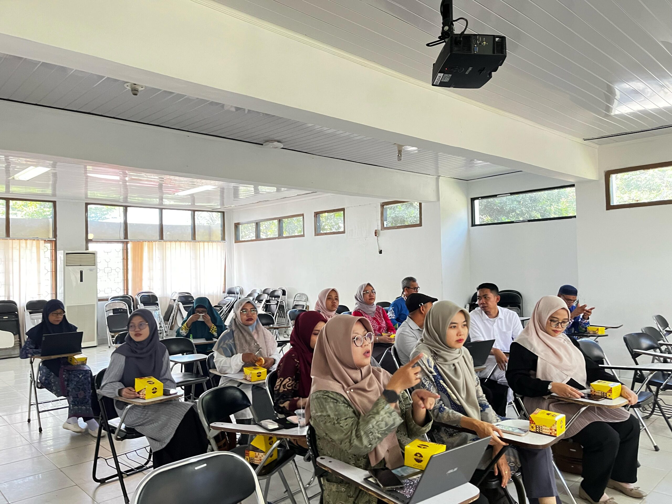 FGD Revisi Kurikulum Prodi Tahun 2025 Libatkan Berbagai Pihak